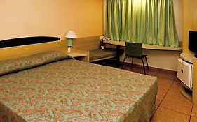 Ibis Taubate